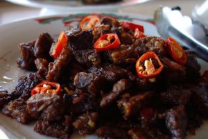 Sambal goreng tempe - Fried tempeh with sweet sauce