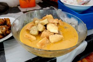 Kari s tofu a lilkem po indonésku - Tahu terong santan