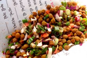 Chana chaat - Indický salát z cizrny