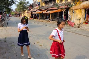 Mobily a tablety kam se podíváš - Vietnam - od Authenic World Food