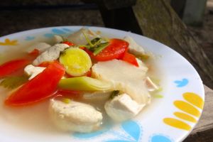Tom yum gai - Sour and spicy soup with chicken