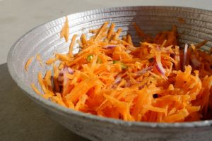 Pikantní mrkvový salát - Sambal