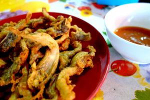 Deepfried oyster mushrooms in a tender batter